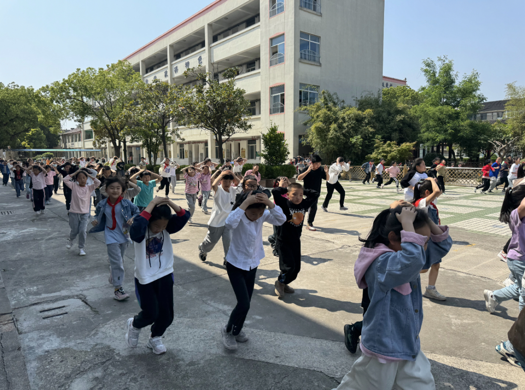 向阳而生,“润心”成长——绸都小学开展心理健康宣传教育月活动 第58张