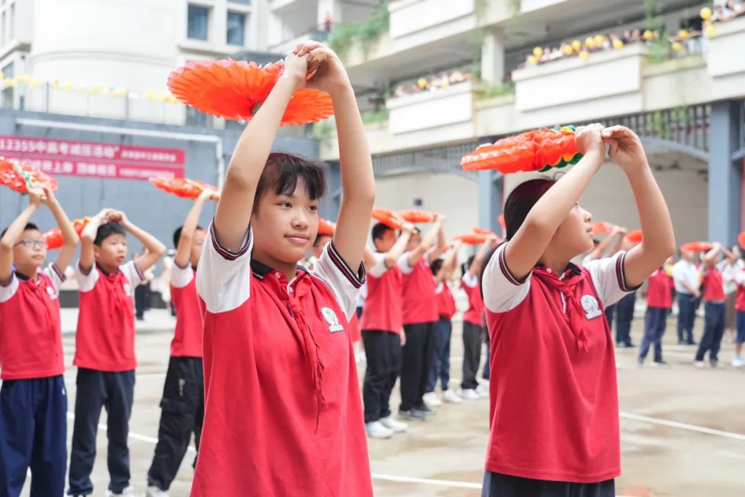 微笑迎考,逐梦未来——颐华学校举行中高考减压祝福活动 第15张
