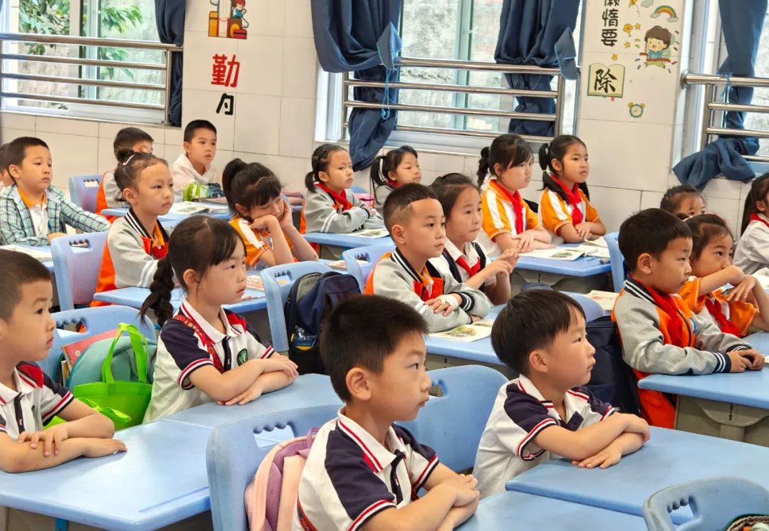 【艾幼动态】走进小学,玉艾携手,筑梦成长--科技城新区艾乐幼儿园参观小学记 第29张 【艾幼动态】走进小学,玉艾携手,筑梦成长--科技城新区艾乐幼儿园参观小学记 第29张