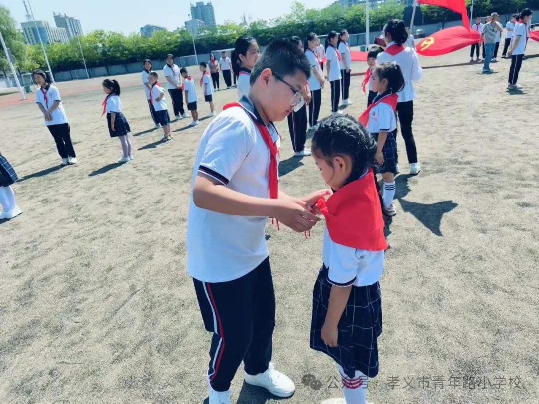 红领巾爱祖国|孝义市青年路小学少先队入队仪式 第19张