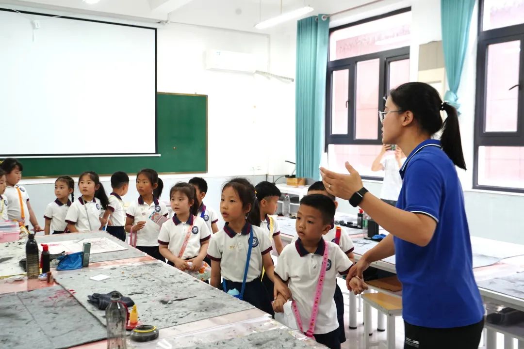 【滴宝园·幼小衔接】小学初体验 幼小零衔接 ——咸阳市秦都区育英名桥幼儿园大班幼小衔接活动 第51张 【滴宝园·幼小衔接】小学初体验 幼小零衔接 ——咸阳市秦都区育英名桥幼儿园大班幼小衔接活动 第51张