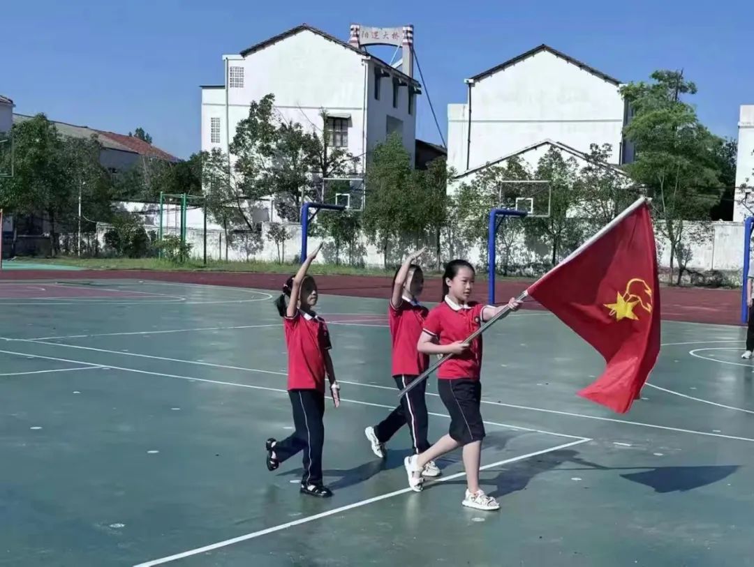 红领巾爱祖国——阳逻街第五小学教联体新队员入队仪式 第13张 红领巾爱祖国——阳逻街第五小学教联体新队员入队仪式 第13张