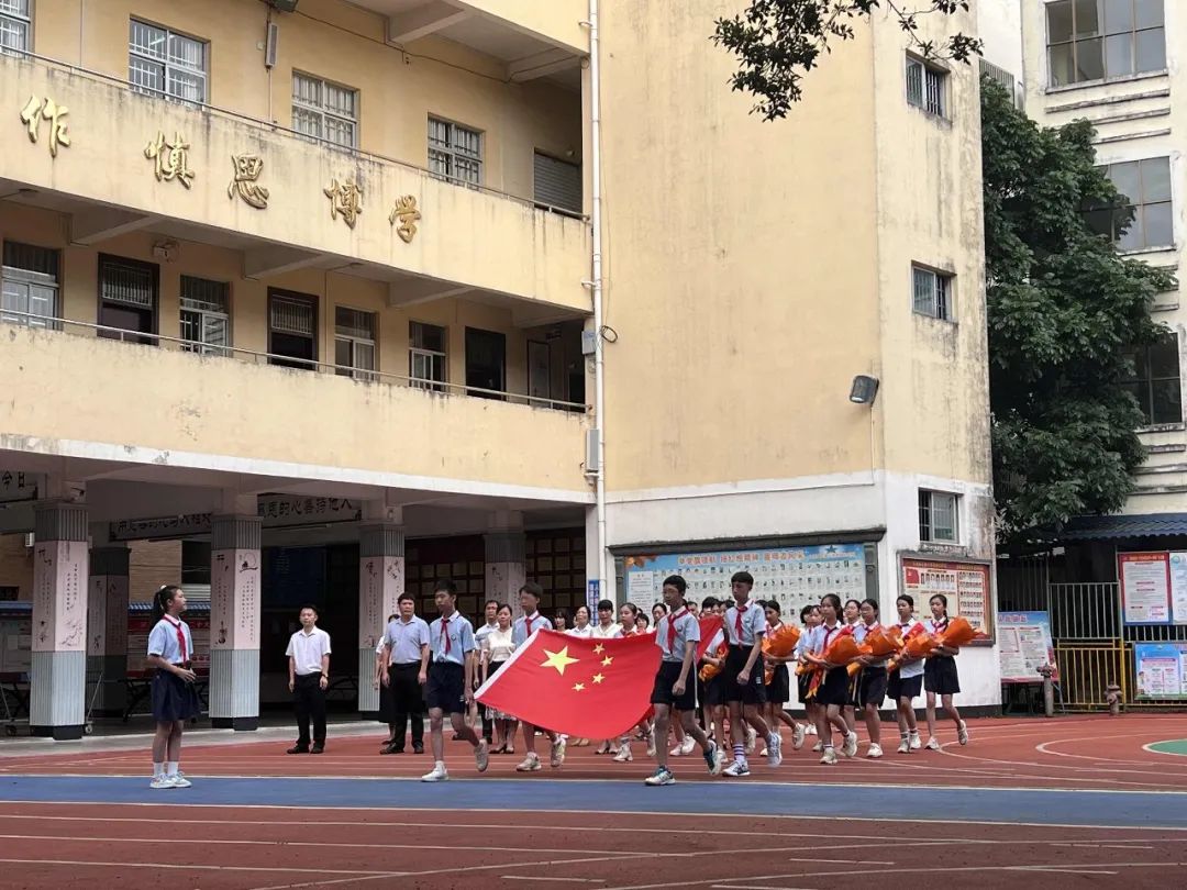初探小学.礼遇成长——合浦县实验幼儿园开展幼小衔接系列活动之参观合浦县实验小学活动 第25张 初探小学.礼遇成长——合浦县实验幼儿园开展幼小衔接系列活动之参观合浦县实验小学活动 第25张