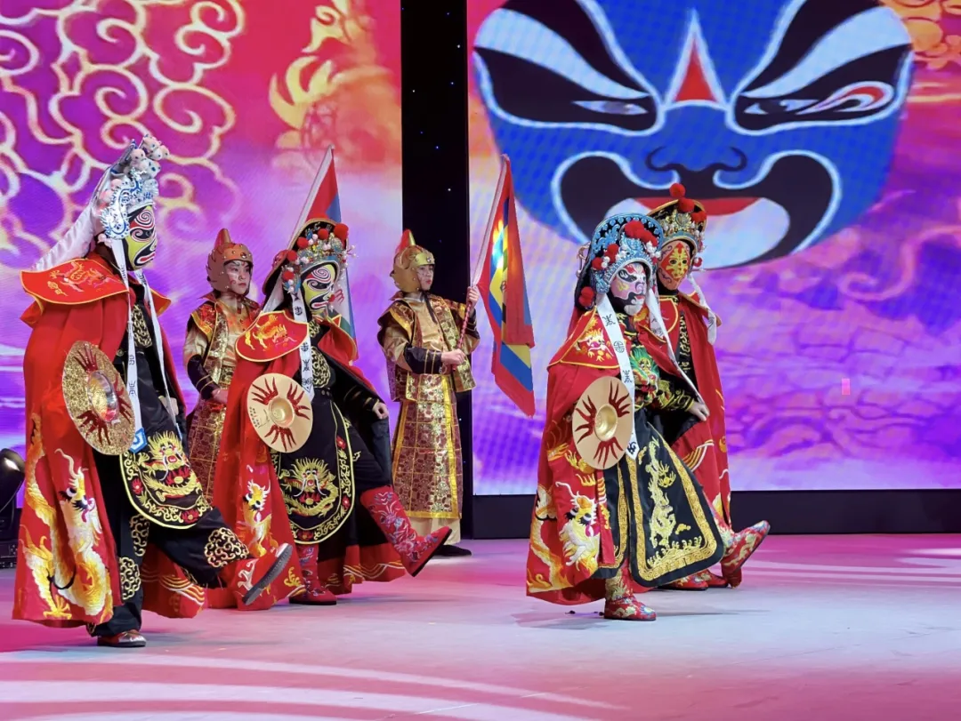 桂林市中华小学:传承变脸戏曲文化 展现新时代好少年风采 第6张 桂林市中华小学:传承变脸戏曲文化 展现新时代好少年风采 第6张