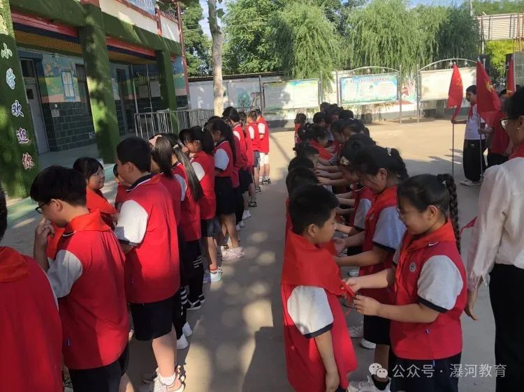 【校园动态】“红领巾爱祖国”——贾庄小学新队员入队仪式 第6张