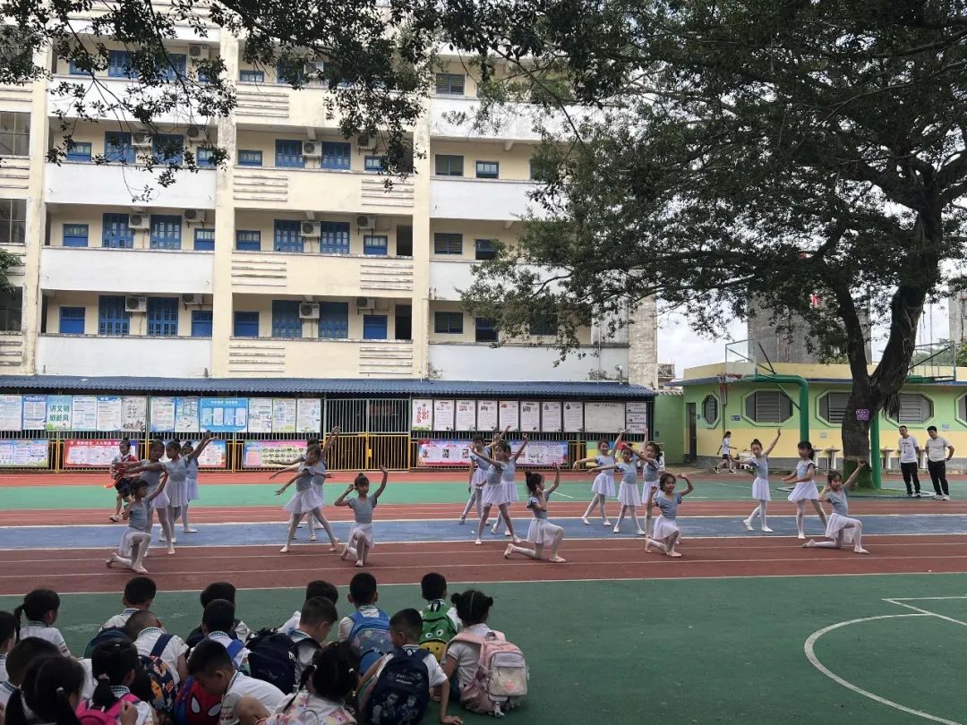 初探小学.礼遇成长——合浦县实验幼儿园开展幼小衔接系列活动之参观合浦县实验小学活动 第85张 初探小学.礼遇成长——合浦县实验幼儿园开展幼小衔接系列活动之参观合浦县实验小学活动 第85张