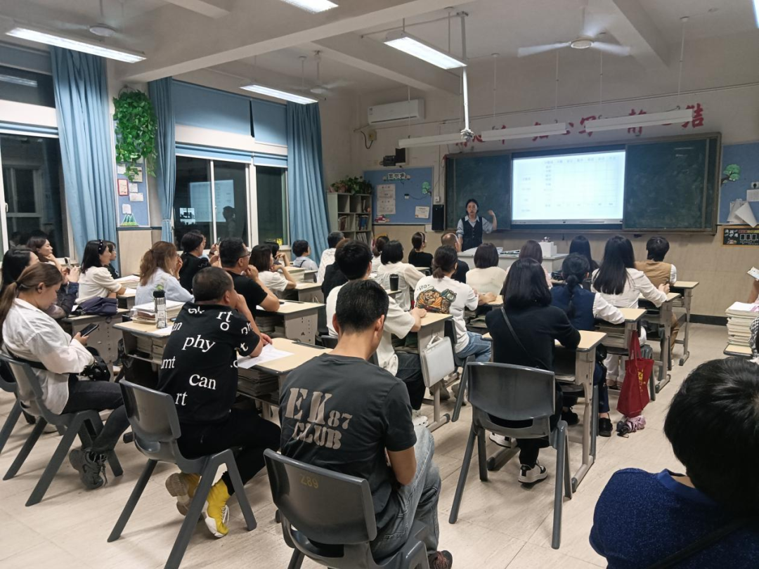 携手同行,共筑中考梦 ——瑞安市瑞祥实验学校九年级家长会 第11张 携手同行,共筑中考梦 ——瑞安市瑞祥实验学校九年级家长会 第11张