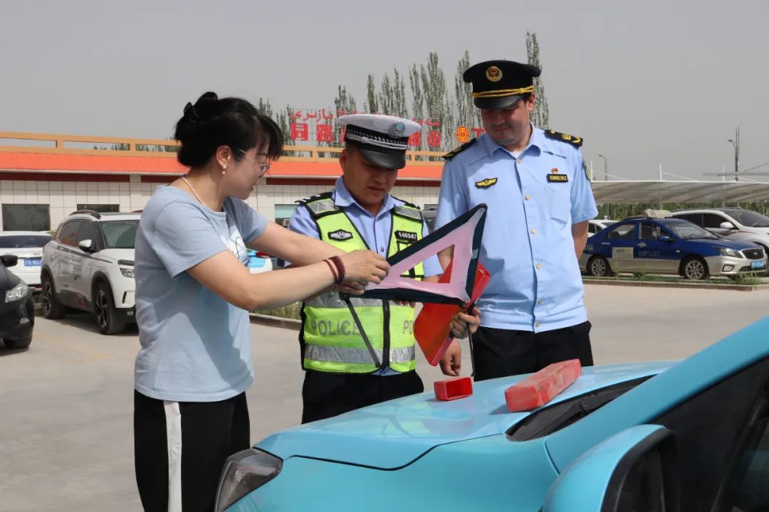 阿瓦提公安:“警”随高考 为梦护航 第6张 阿瓦提公安:“警”随高考 为梦护航 第6张