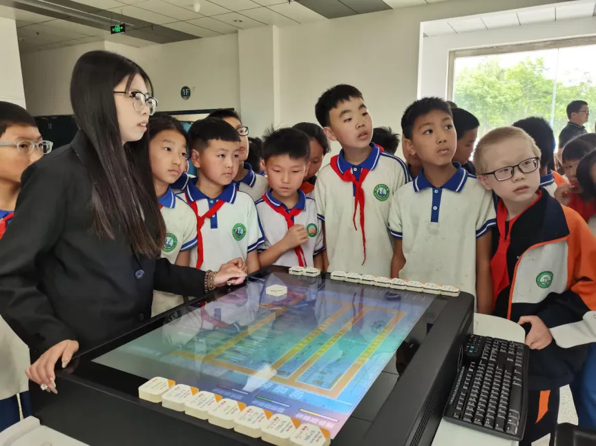 滨河小学走进新乡职业技术学院开展技能文化节现场体验观摩活动 第8张 滨河小学走进新乡职业技术学院开展技能文化节现场体验观摩活动 第8张
