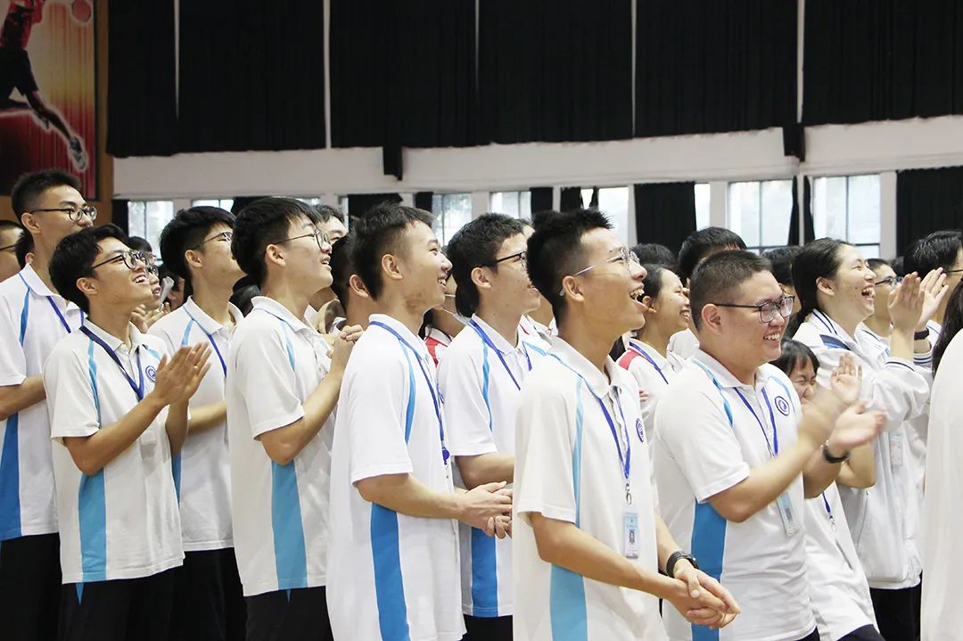 【高考倒计时2天】热血出征,乐中必胜!2024届高三高考出征誓师仪式 第23张 【高考倒计时2天】热血出征,乐中必胜!2024届高三高考出征誓师仪式 第23张