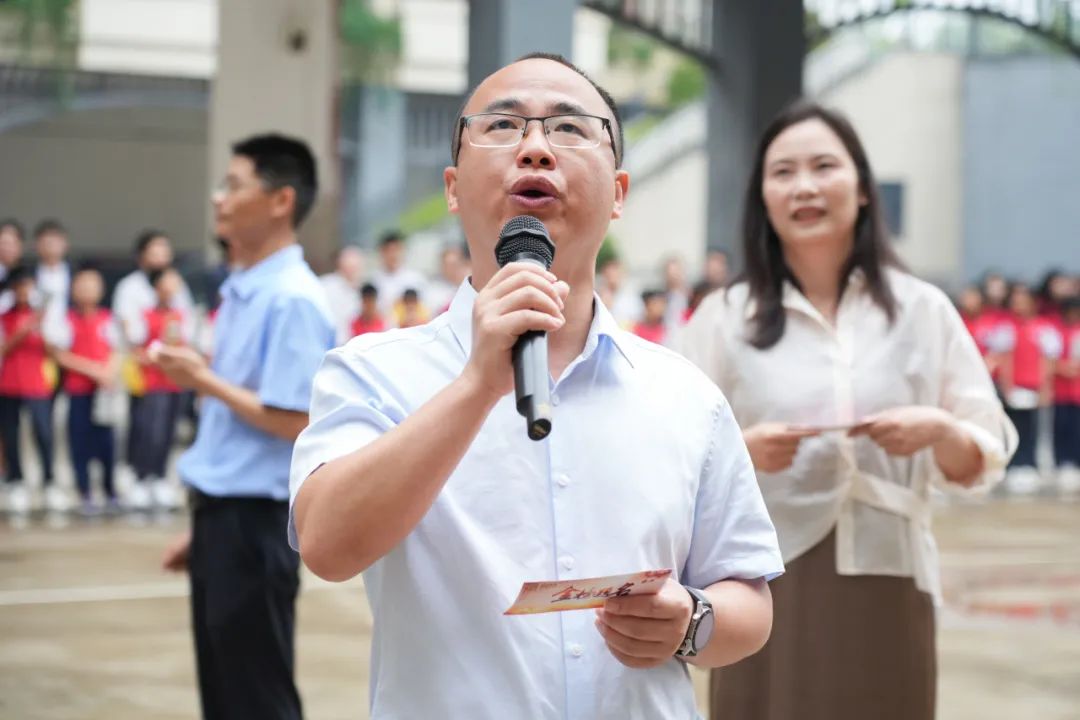 微笑迎考,逐梦未来——颐华学校举行中高考减压祝福活动 第9张