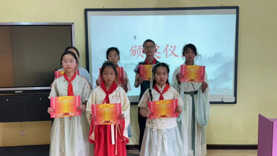 久隆小学开展＂用英语讲好中国传统文化故事＂趣味英语活动 第27张