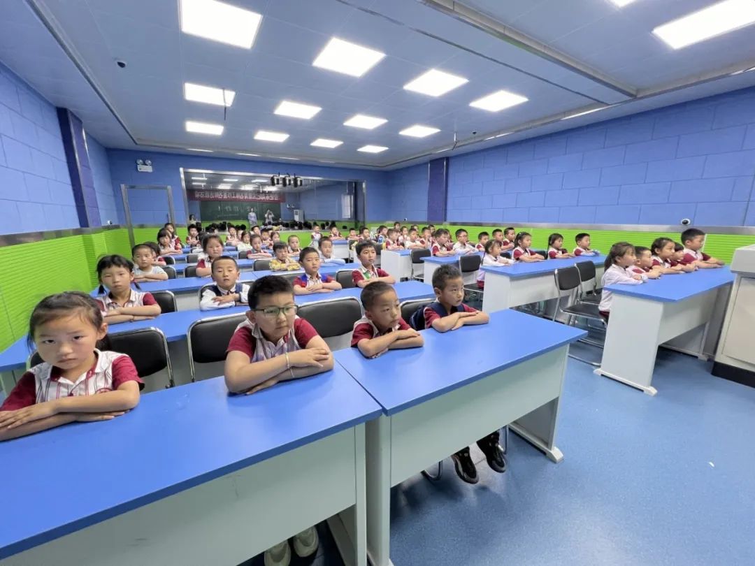 【幼小衔接】你好 小学——幸福幼儿园参观小学幼小衔接活动 第3张 【幼小衔接】你好 小学——幸福幼儿园参观小学幼小衔接活动 第3张