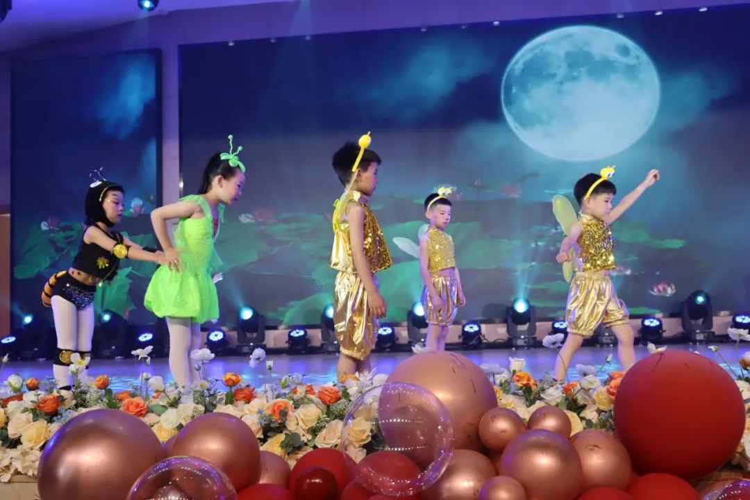 眼有星辰 心有童真 | 滨海实验小学2023级8班六一活动 第56张 眼有星辰 心有童真 | 滨海实验小学2023级8班六一活动 第56张