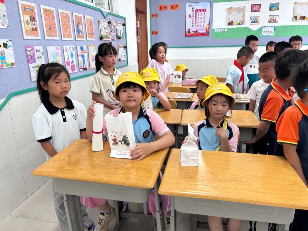 探秘小学日  筑梦向未来——魏桥创业北海幼儿园大班级部参观小学活动 第21张