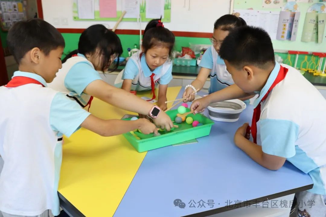 槐房小学开展“学史崇德 五气润泽”校园“百花园”艺术节展演及游戏节体验活动 第45张