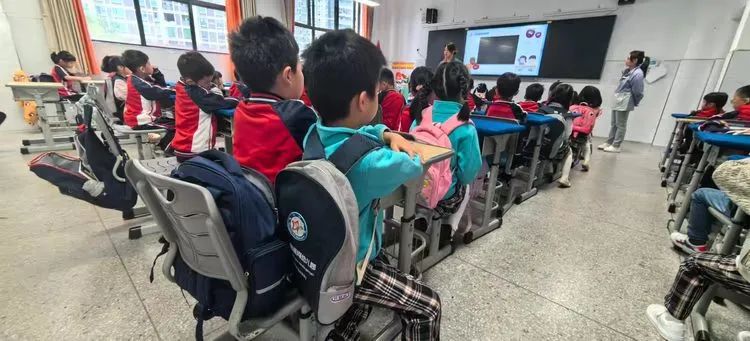 幼小衔接,与你“童”行——上饶市河海小学欢迎星河幼儿园小朋友来访参观 第45张