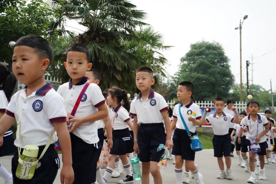 【滴宝园·幼小衔接】小学初体验 幼小零衔接 ——咸阳市秦都区育英名桥幼儿园大班幼小衔接活动 第18张 【滴宝园·幼小衔接】小学初体验 幼小零衔接 ——咸阳市秦都区育英名桥幼儿园大班幼小衔接活动 第18张
