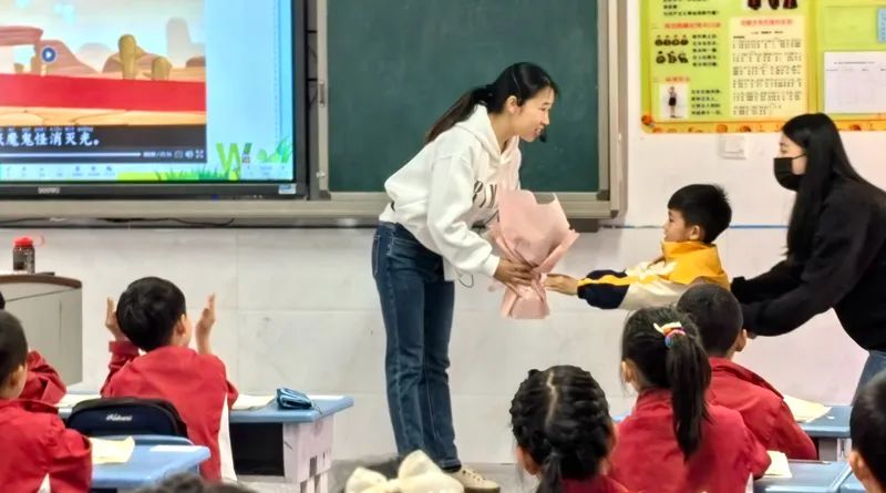 【学前教育宣传月】走呀,“趣”小学——茗溪中心幼儿园大班幼儿走进小学活动 第22张 【学前教育宣传月】走呀,“趣”小学——茗溪中心幼儿园大班幼儿走进小学活动 第22张