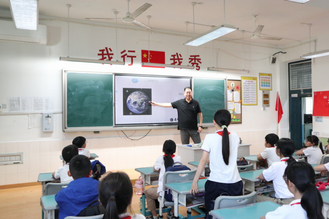 嘉职院携手秀洲实验小学开展“小小测量员”职业体验活动 第4张 嘉职院携手秀洲实验小学开展“小小测量员”职业体验活动 第4张