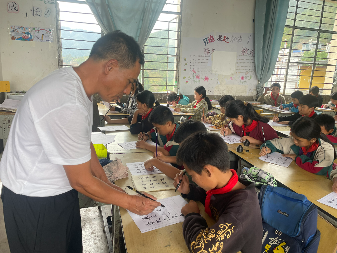 【“双减”加速度】洛恩乡机然小学:积极推进课后服务,开启多彩校园生活 第5张 【“双减”加速度】洛恩乡机然小学:积极推进课后服务,开启多彩校园生活 第5张