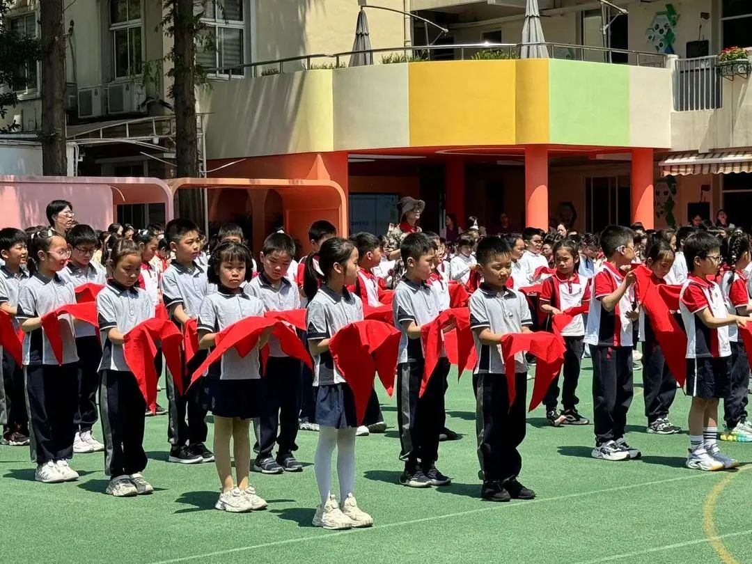 跟小学 说 “ 你好 ” ——海贝儿大班参观小学活动 第37张 跟小学 说 “ 你好 ” ——海贝儿大班参观小学活动 第37张