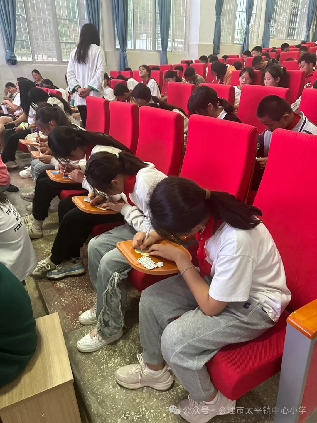 会理市太平镇中心小学2018级毕业班“感谢师恩,铭记校情”毕业典礼 第57张