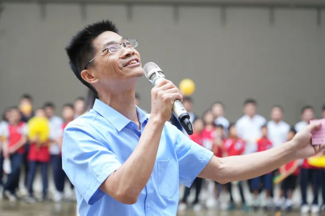 微笑迎考,逐梦未来——颐华学校举行中高考减压祝福活动 第7张