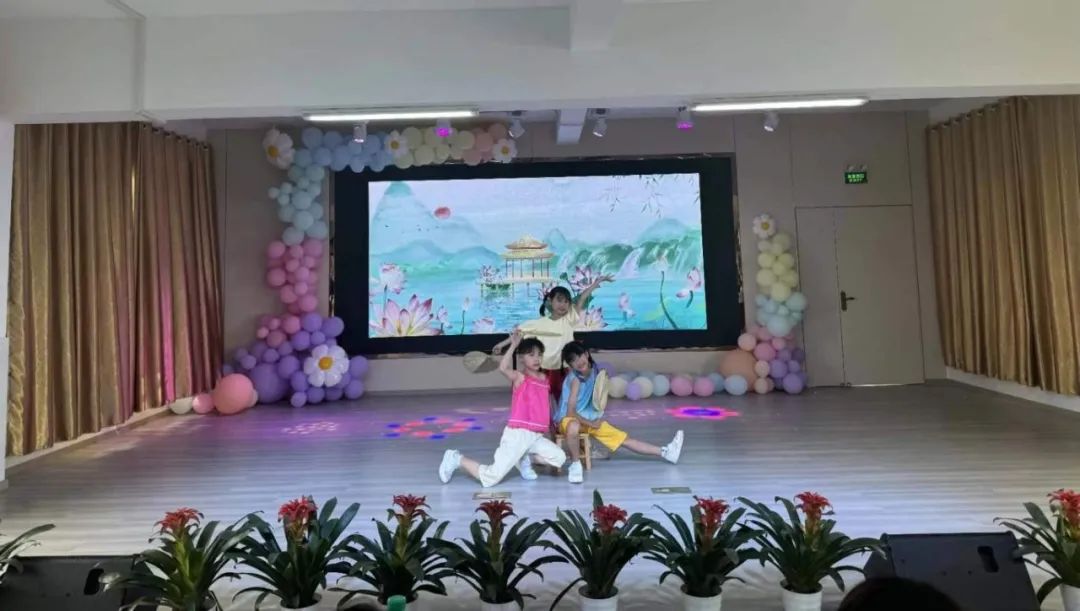 舞动童梦 向阳而行——南新乡中心小学“六一”暨教育“双减”成果展示文艺汇演 第17张