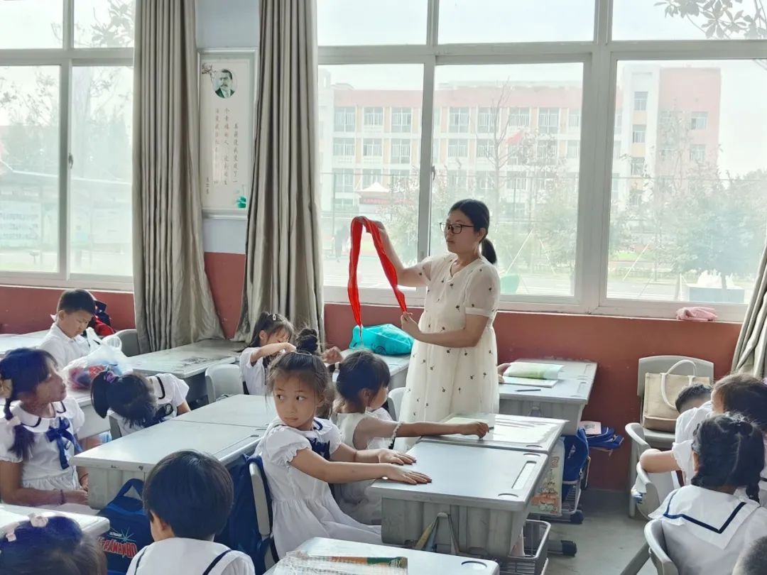 初探小学,礼遇成长---临沭县青云镇中心幼儿园幼小衔接参观小学活动 第55张