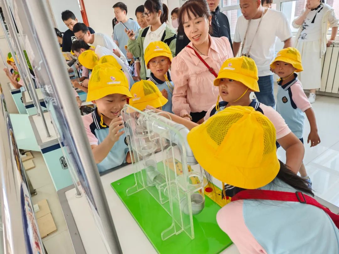 探秘小学日  筑梦向未来——魏桥创业北海幼儿园大班级部参观小学活动 第41张