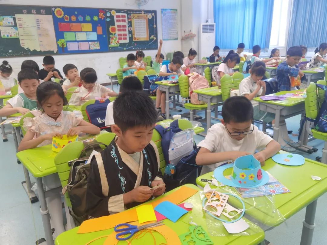 童心飞扬  快乐翱翔——中关村第一小学顺义学校“六一”儿童节嘉年华活动 第206张
