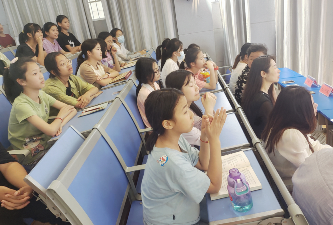 【武东小学】"与书为伴,泽润心灵!武东小学读书月活动之推荐一本好书" 第24张 【武东小学】"与书为伴,泽润心灵!武东小学读书月活动之推荐一本好书" 第24张