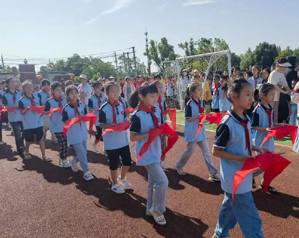 红领巾爱祖国——阳逻街第五小学教联体新队员入队仪式 第21张 红领巾爱祖国——阳逻街第五小学教联体新队员入队仪式 第21张