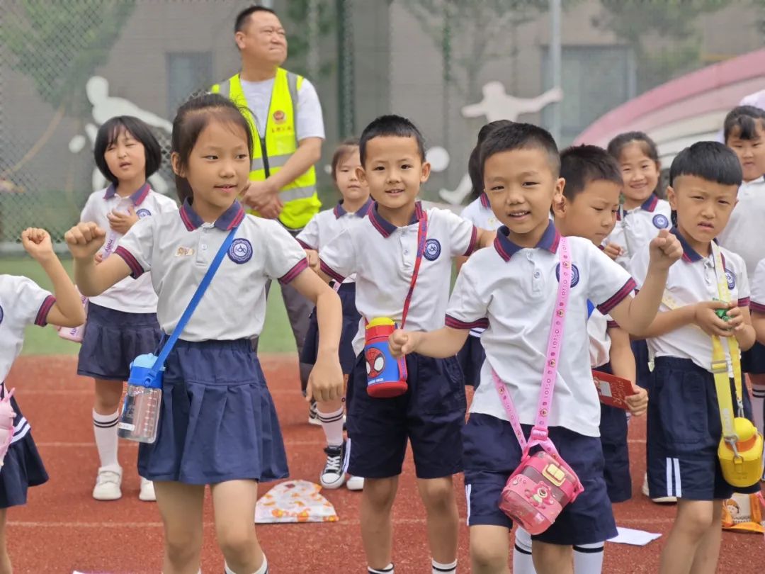 【滴宝园·幼小衔接】小学初体验 幼小零衔接 ——咸阳市秦都区育英名桥幼儿园大班幼小衔接活动 第46张 【滴宝园·幼小衔接】小学初体验 幼小零衔接 ——咸阳市秦都区育英名桥幼儿园大班幼小衔接活动 第46张
