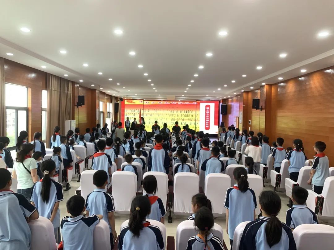 红领巾爱祖国——武阳镇中心小学举行一年级第一批新队员入队仪式 第8张