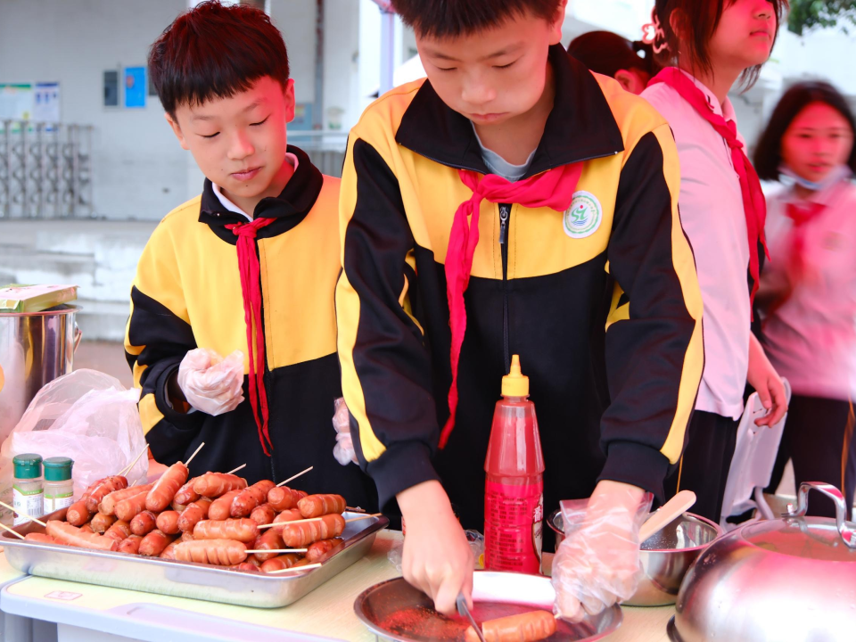 舌尖上的山塘 品尝手艺人的味道——山塘小学首届美食节 第20张 舌尖上的山塘 品尝手艺人的味道——山塘小学首届美食节 第20张