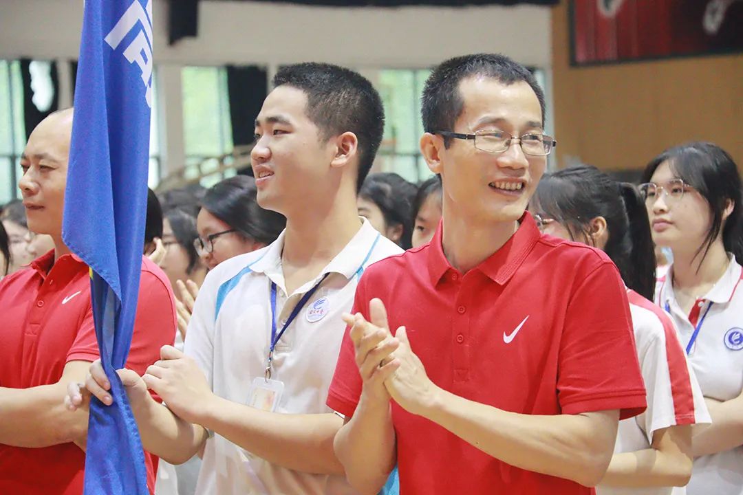 【高考倒计时2天】热血出征,乐中必胜!2024届高三高考出征誓师仪式 第21张 【高考倒计时2天】热血出征,乐中必胜!2024届高三高考出征誓师仪式 第21张