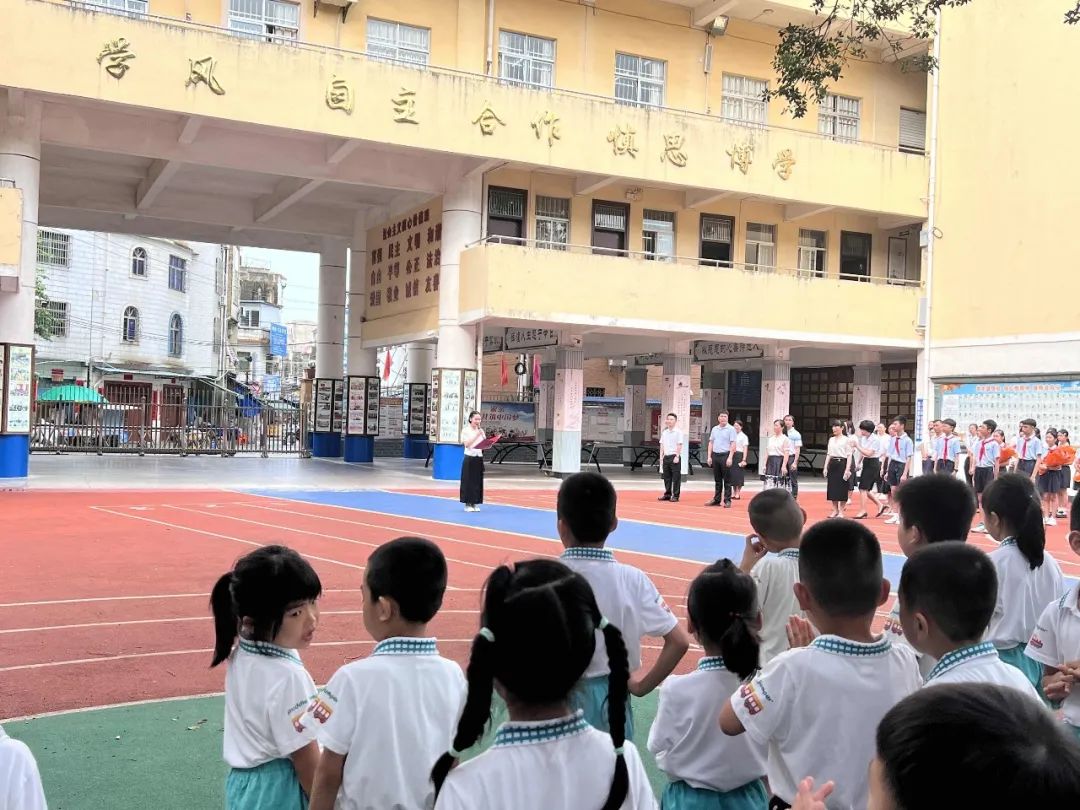 初探小学.礼遇成长——合浦县实验幼儿园开展幼小衔接系列活动之参观合浦县实验小学活动 第43张 初探小学.礼遇成长——合浦县实验幼儿园开展幼小衔接系列活动之参观合浦县实验小学活动 第43张