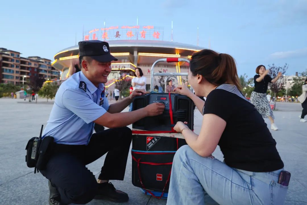 阿瓦提公安:“警”随高考 为梦护航 第4张 阿瓦提公安:“警”随高考 为梦护航 第4张
