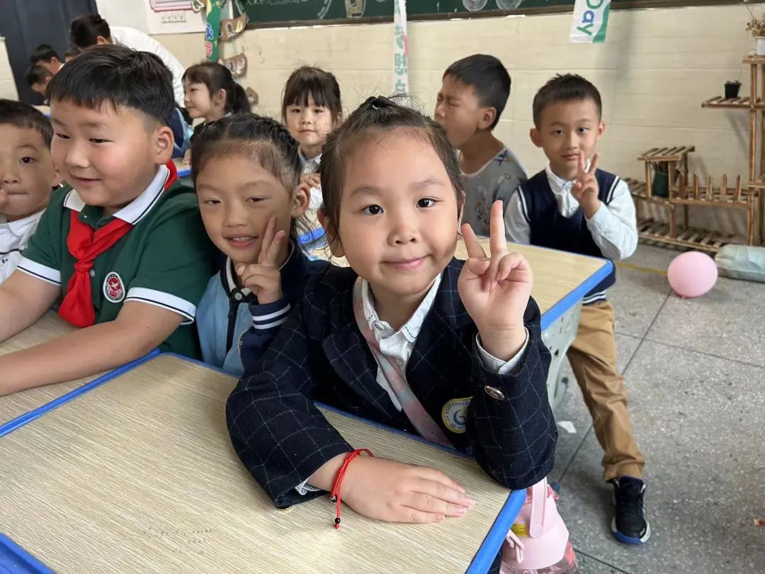 【党建+课程】初探小学,拥抱成长——上饶市信州区东都花园幼儿园参观小学活动 第39张 【党建+课程】初探小学,拥抱成长——上饶市信州区东都花园幼儿园参观小学活动 第39张