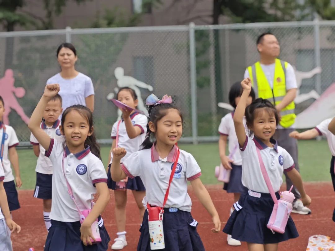 【滴宝园·幼小衔接】小学初体验 幼小零衔接 ——咸阳市秦都区育英名桥幼儿园大班幼小衔接活动 第47张 【滴宝园·幼小衔接】小学初体验 幼小零衔接 ——咸阳市秦都区育英名桥幼儿园大班幼小衔接活动 第47张