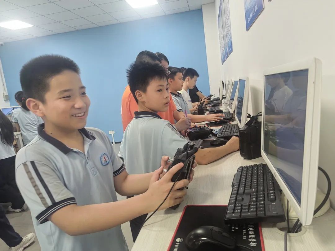 【研学】东莞市东城小学学生与异能无人机科普教育基地六一“异”起飞 第14张