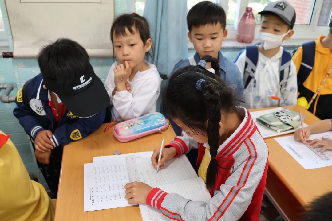 小学初体验 衔接助成长——银川市第一幼儿园大班参观小学活动 第32张 小学初体验 衔接助成长——银川市第一幼儿园大班参观小学活动 第32张