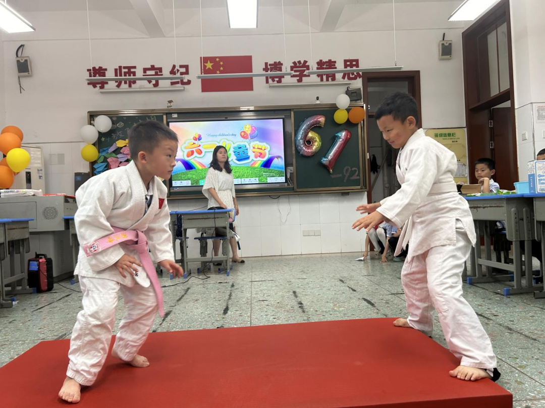 六在童趣•一起嗨——九华和平小学举行六一庆典 第51张 六在童趣•一起嗨——九华和平小学举行六一庆典 第51张
