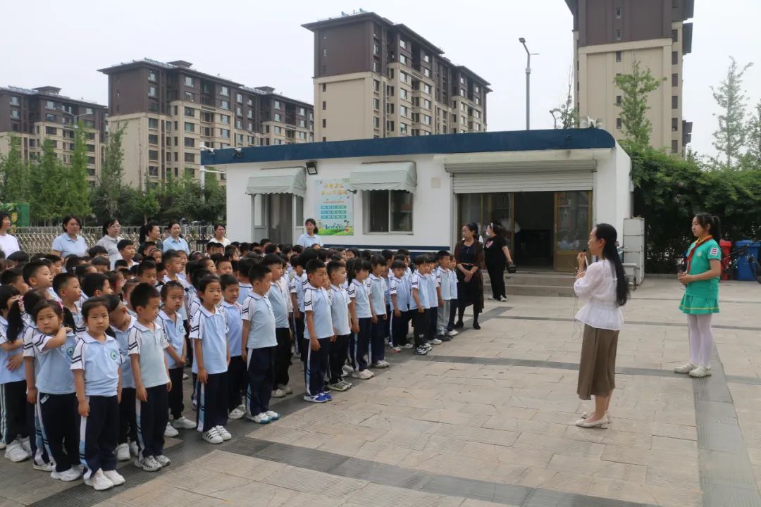 礼遇小学 筑梦成长——丰润区迎宾路幼儿园参观小学活动 第5张 礼遇小学 筑梦成长——丰润区迎宾路幼儿园参观小学活动 第5张