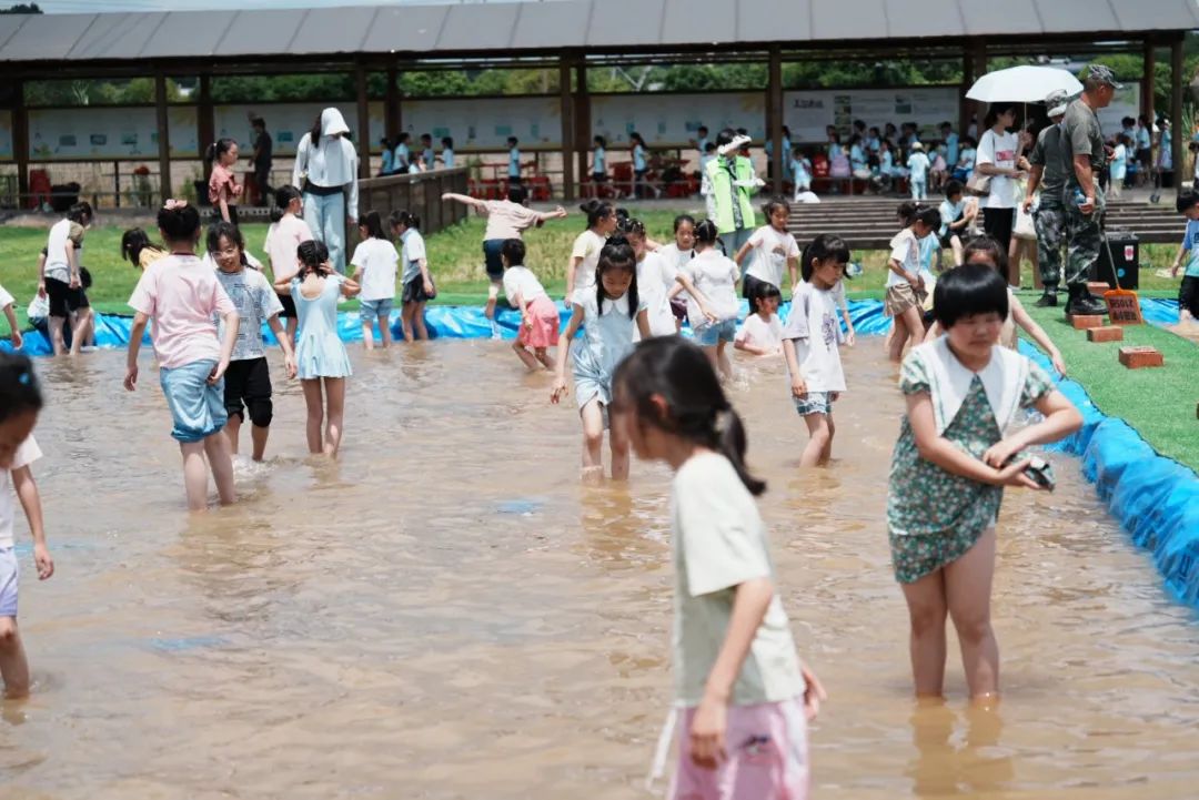 花园小学“国歌嘹亮 耕读童年”——庆六一•红领巾爱祖国研学实践活动 第40张 花园小学“国歌嘹亮 耕读童年”——庆六一•红领巾爱祖国研学实践活动 第40张