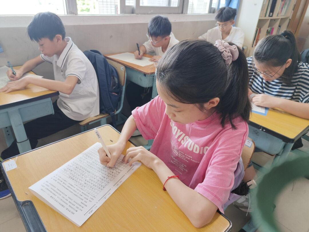 书香拼墨痕 妙笔书感悟 ——罗沙小学开展生命教育感悟现场作文竞赛活动 第21张 书香拼墨痕 妙笔书感悟 ——罗沙小学开展生命教育感悟现场作文竞赛活动 第21张