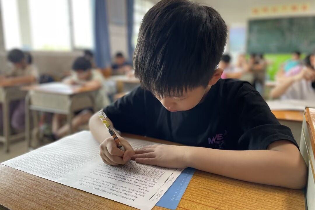 书香拼墨痕 妙笔书感悟 ——罗沙小学开展生命教育感悟现场作文竞赛活动 第17张 书香拼墨痕 妙笔书感悟 ——罗沙小学开展生命教育感悟现场作文竞赛活动 第17张