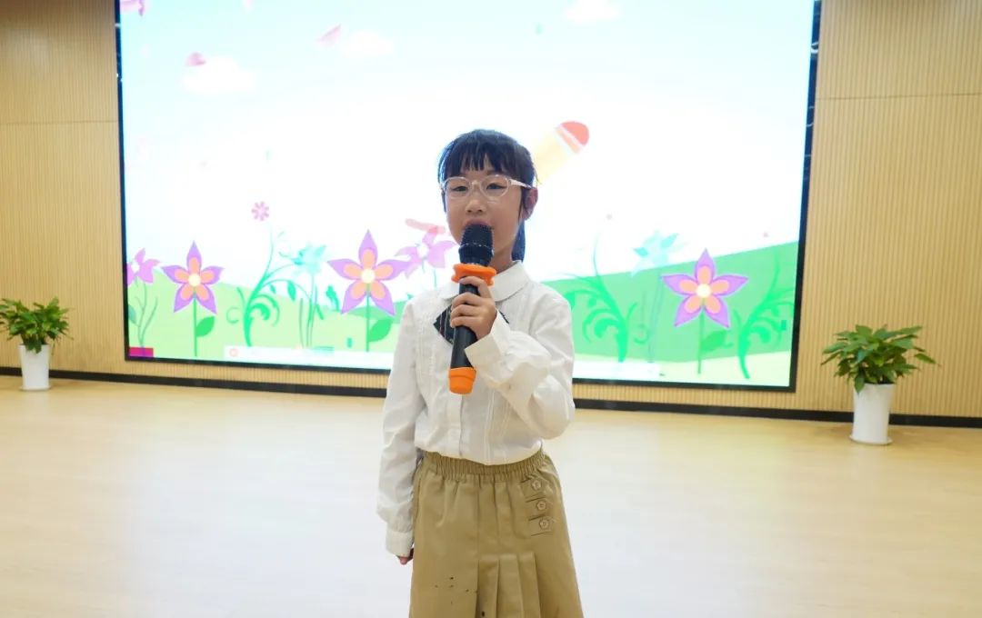 诗意校园 朗诵盛典——暨江北芳草园小学图书节闭幕式成功举办 第14张 诗意校园 朗诵盛典——暨江北芳草园小学图书节闭幕式成功举办 第14张